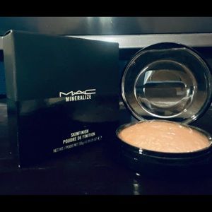 BRAND NEW WITH BOX! MAC Cosmetics Mineralize Skinfinish in SOFT & GENTLE